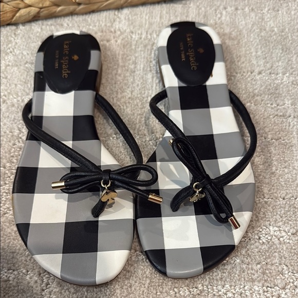 Kate Spade Black and White Sandals with Checkered Pattern - Picture 4 of 6